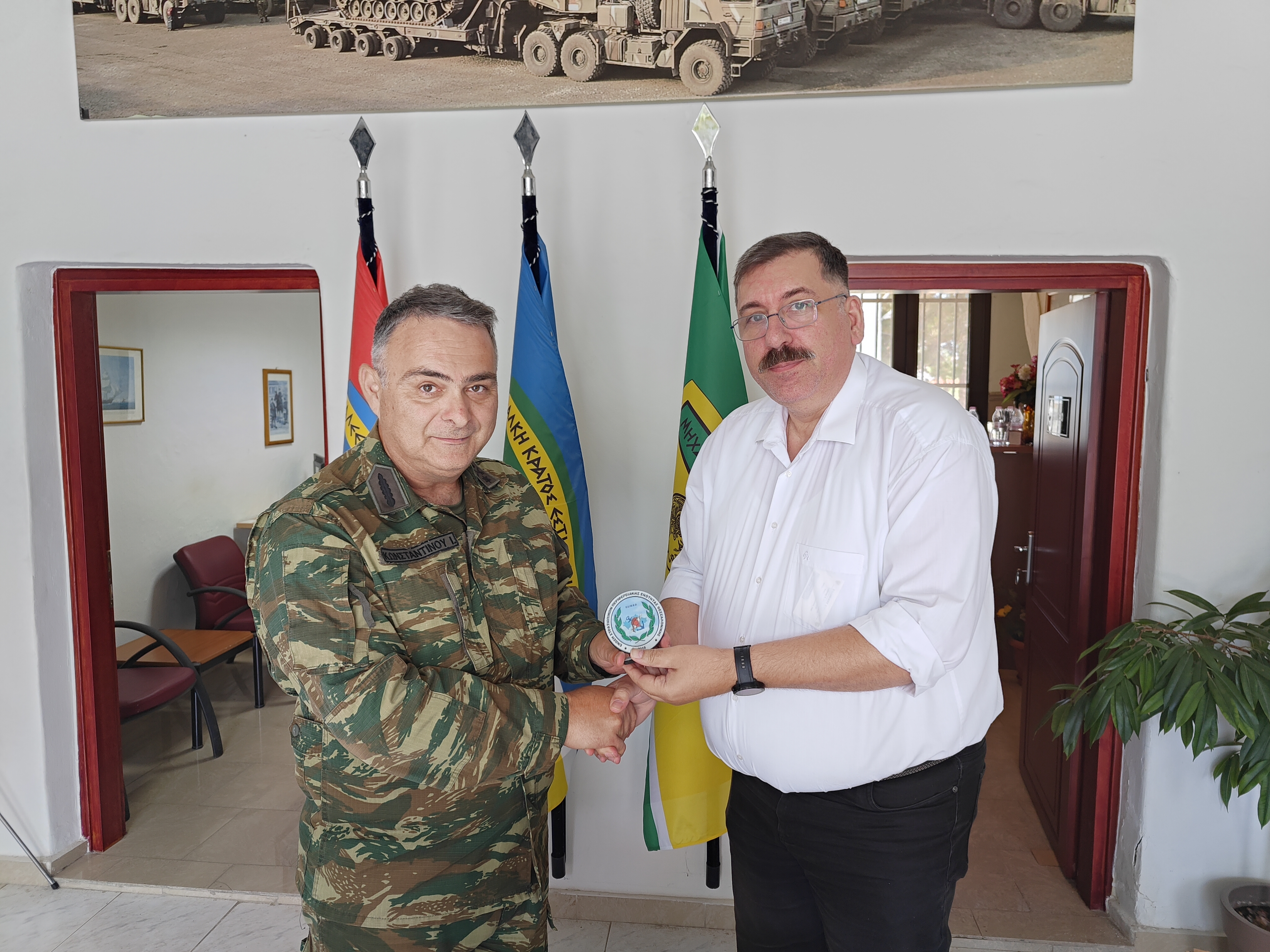 Παράδοση Απινιδωτη στην Διοίκηση Στρατηγικών Μεταφορών