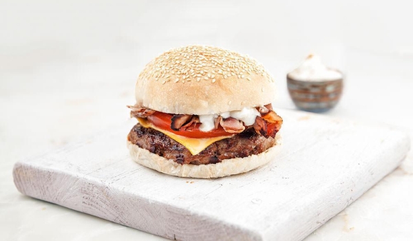 ΠΡΟΣΦΟΡΑ ΚΑΤΑΣΤΗΜΑΤΑ BROTHERS IN LAW BURGERS